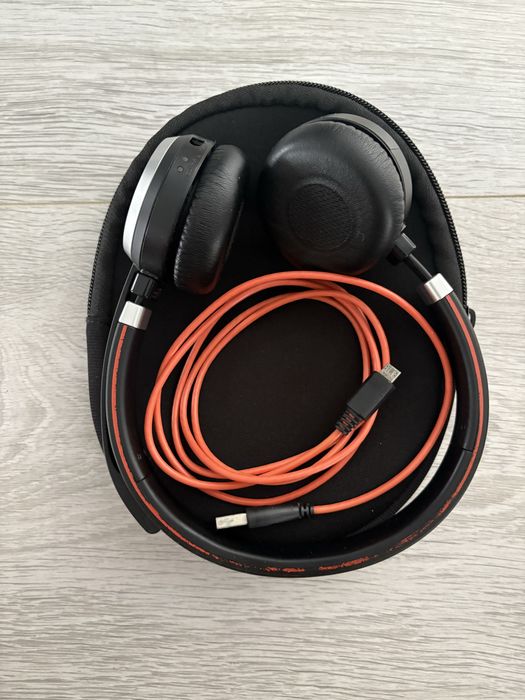 Casti wireless Jabra cu microfon si cablu de incarcare