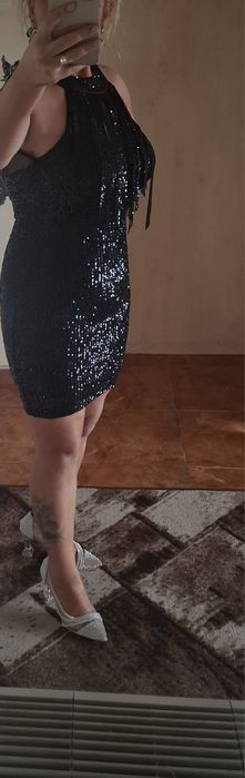 Къса черна рокля паети размер М