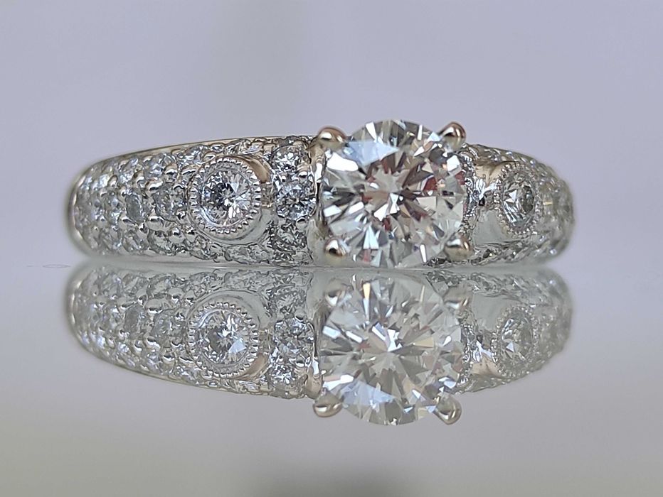 Inel aur 18k cu diamante 1.11ct