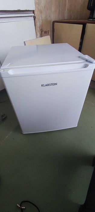 Хладилник з фризьор мини бар KLARSTEIN 40л
