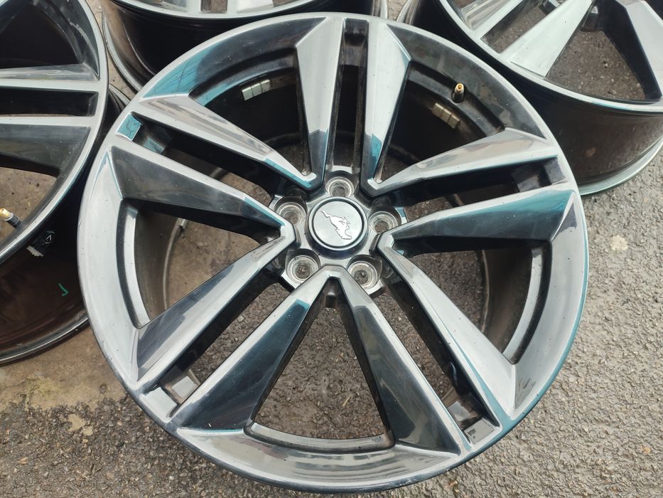 19" оригинални алуминиеви джанти за Ford Mustang.
