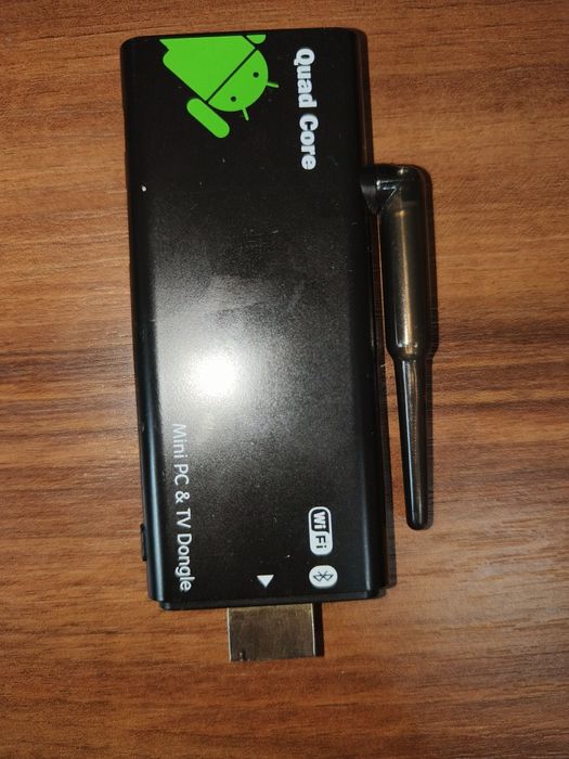 Vând mini PC Android TV Dongle Quad Core