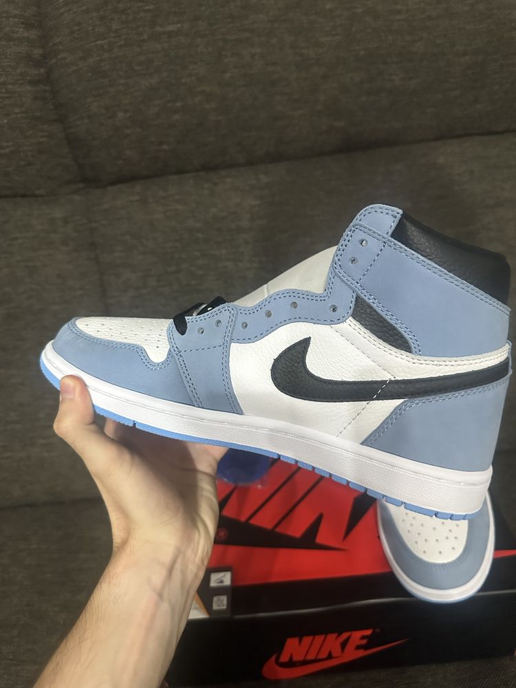 Air Jordan 1 Retro High OG University Blue