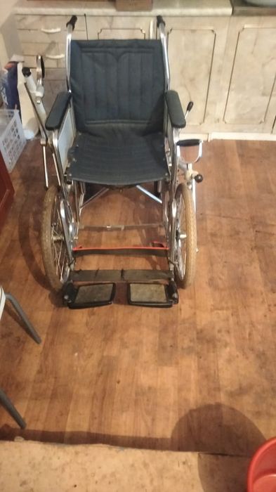 Продам инвалидную коляску