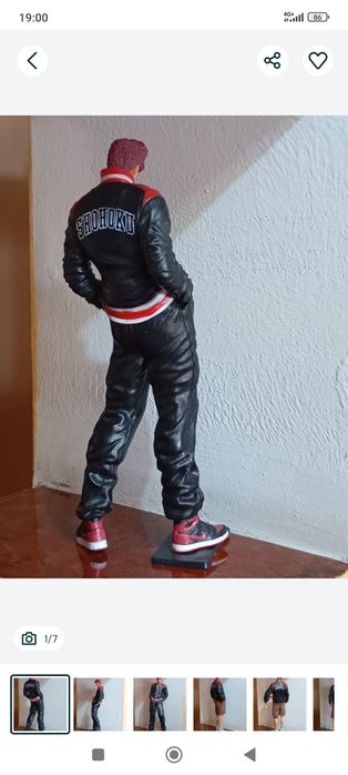 Vând două figurine