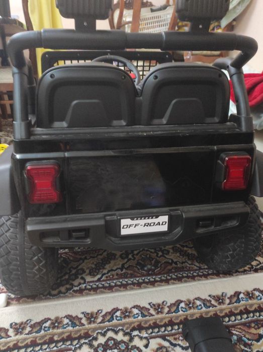 Болалар машинаси
Jeep Wrangler