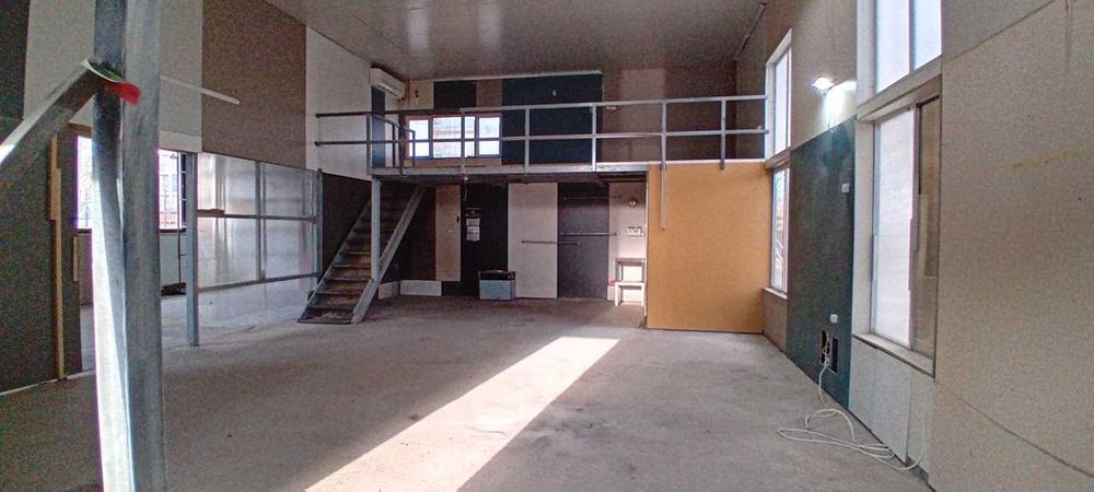 Давам под анем склад в Младост 3