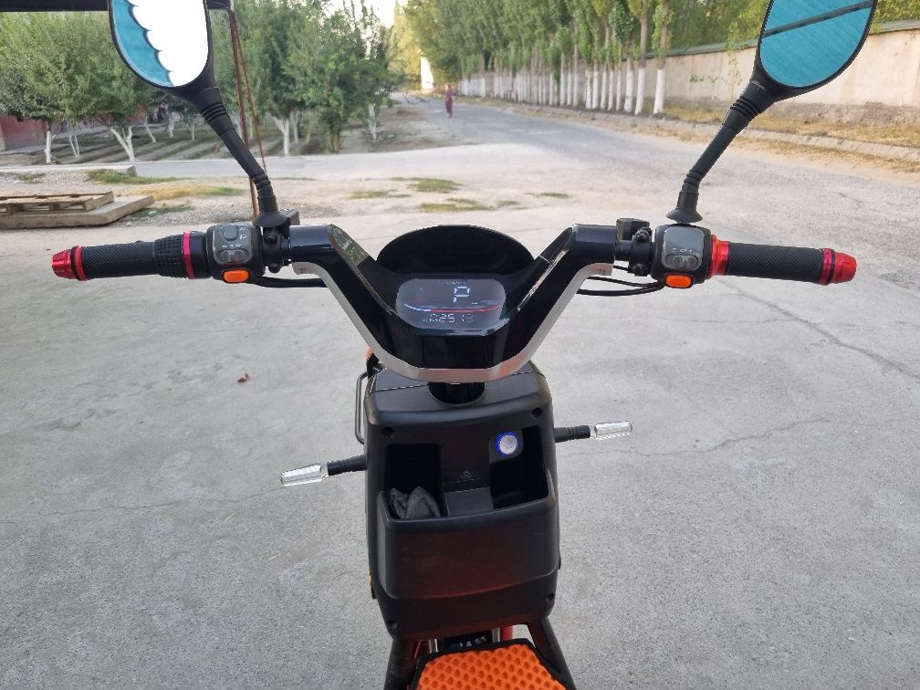 Skuter. Скутер 72/20  6та  акумлатор