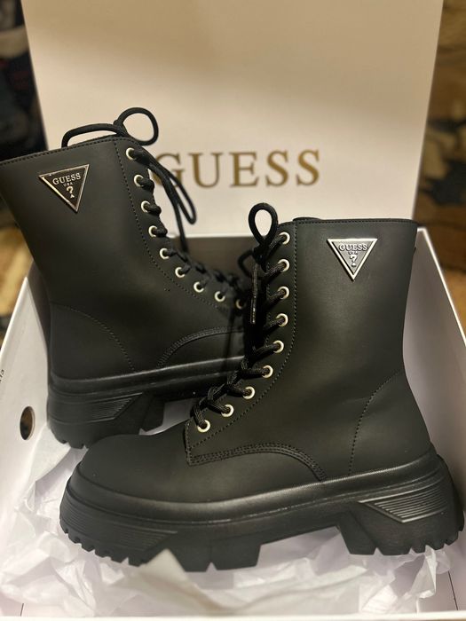 Guess зимни боти
