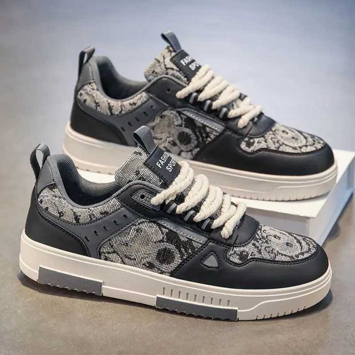 Мужские модные кроссовки с цветочным принтом.