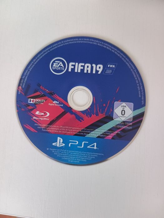 Vând FIFA 19 PS4