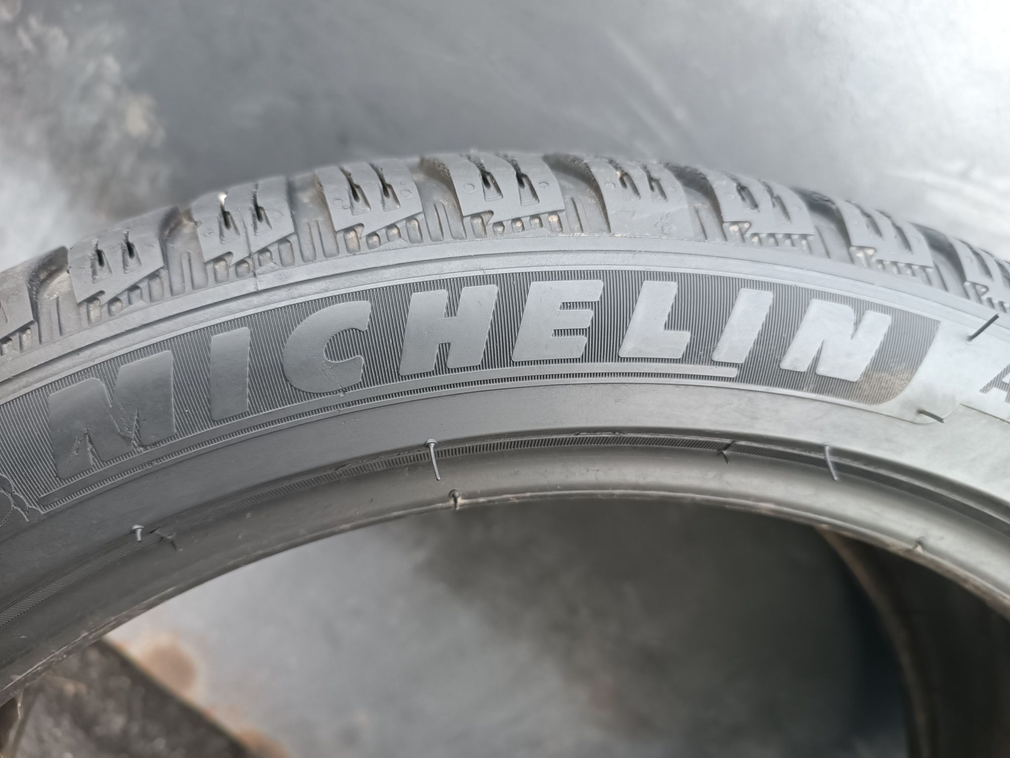 2бр, зимни гуми 205/45/17 Michelin Дот 22