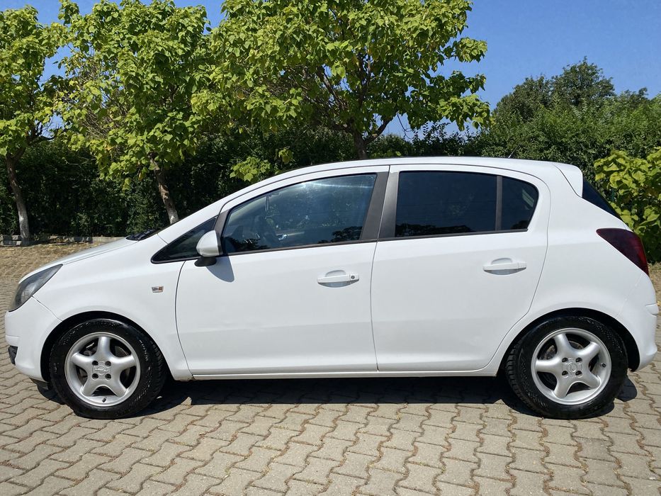 Vand opel corsa D 2010