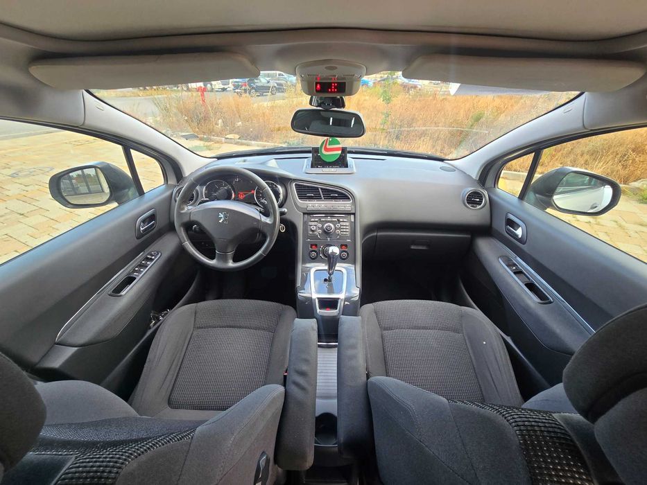 Peugeot 5008 din 2014 7 locuri