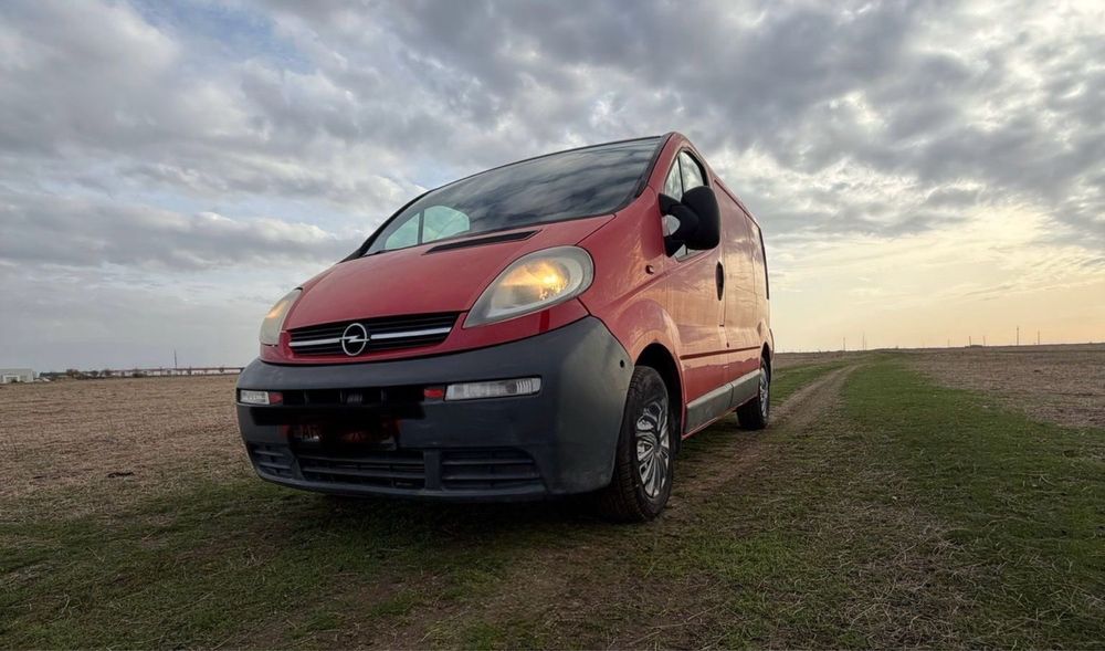 Vând Opel Vivaro