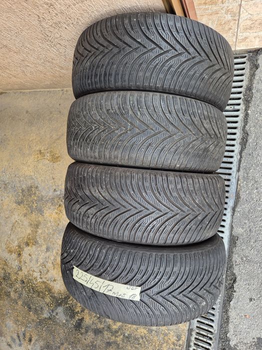 Vând cauciucuri 225/45/17 M+S set complet imp Germania