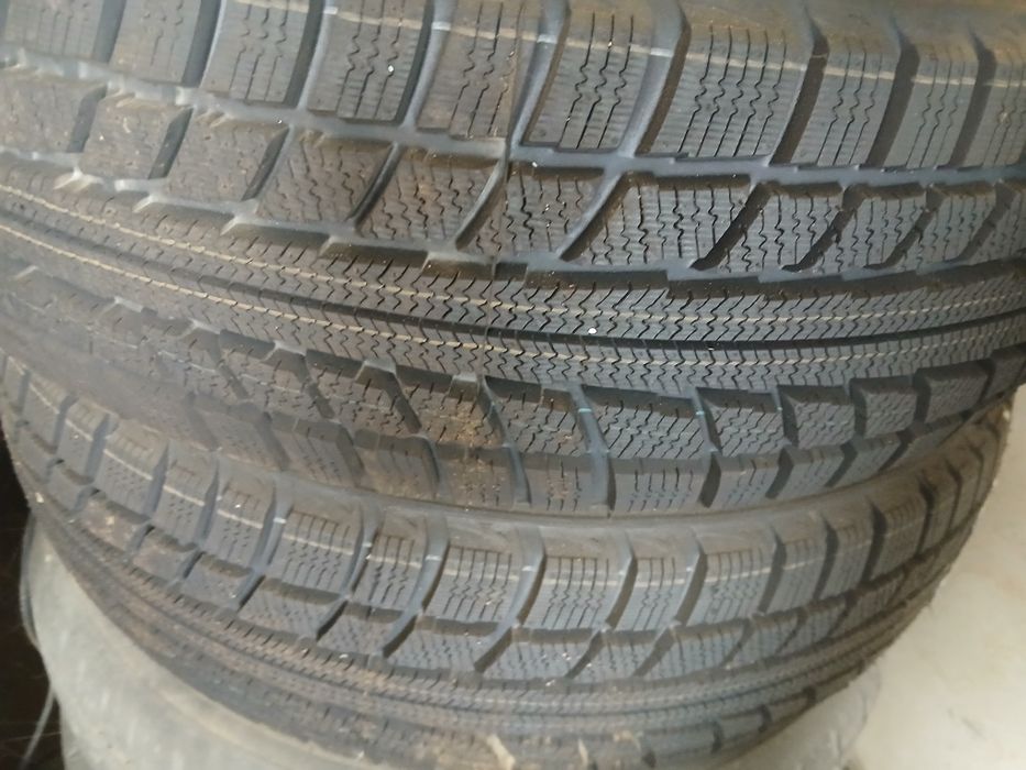 Новые 2шт зимние