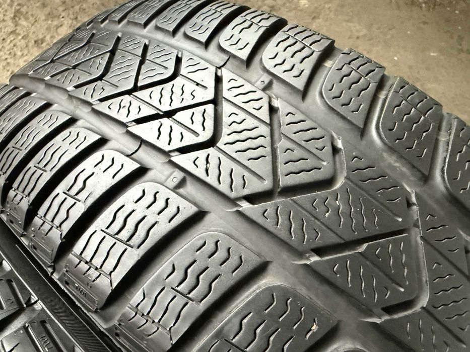 2x Anvelope iarna 215/60 r16 seal - Pirelli Sotto Zero 3 Winter