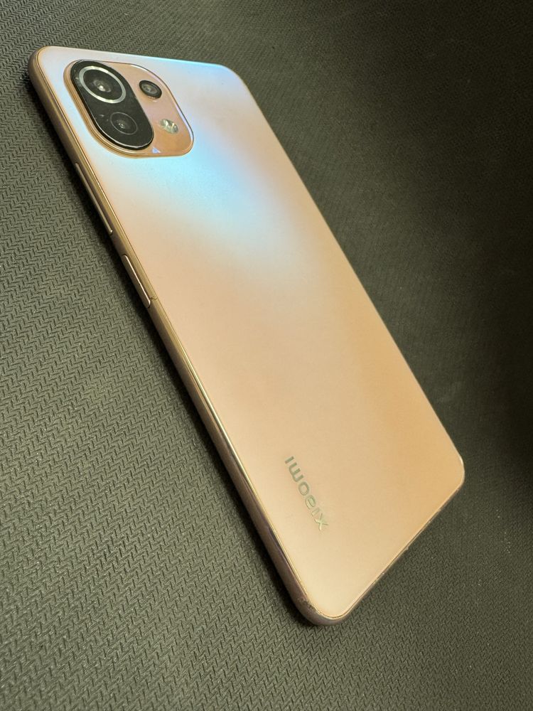 Xiaomi 11 Lite 5G NE 8/128gb отличен