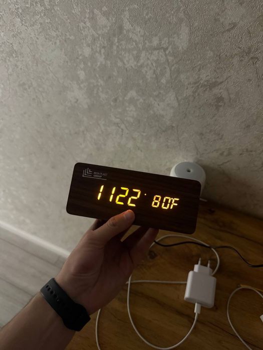 Часы с подсветкой