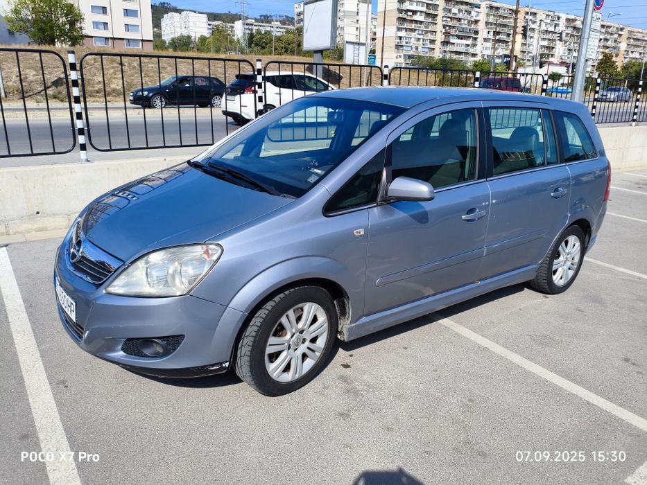 Продавам Opel Zafira B, 1,6, фабрични бензин-метан, м. 10.2008 г.,.