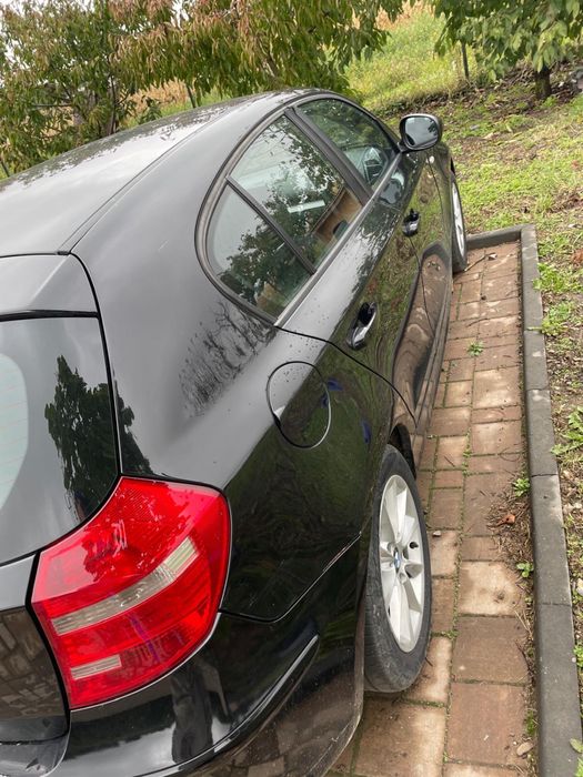 BMW , seria 1  , 116d  ,an 2011