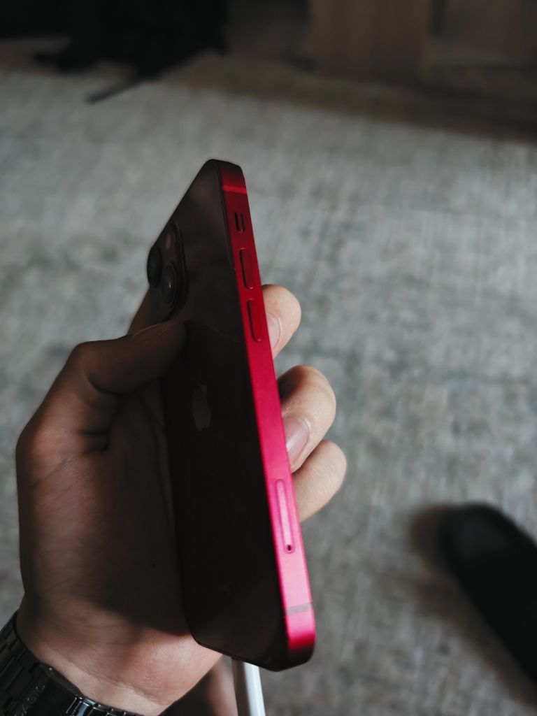 продается Iphone 13 mini