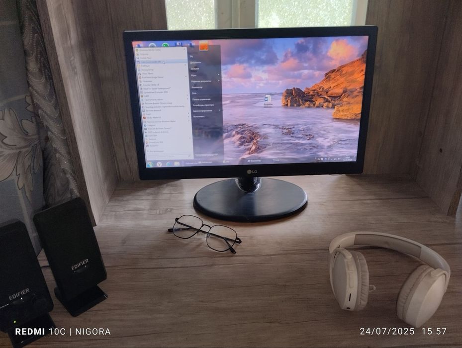 Kompyuter sotiladi. Mebeli bilan