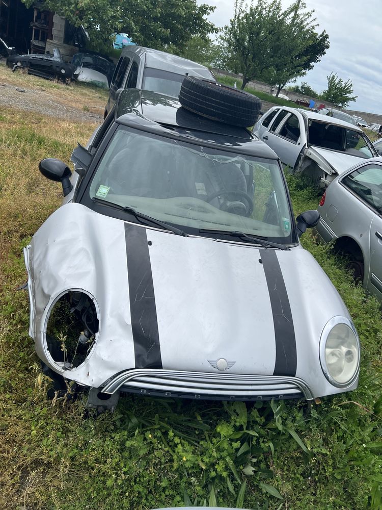 Mini cooper (1.6i 2004г) на части