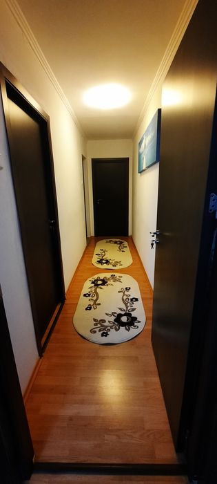 De închiriat apartament 3 camere