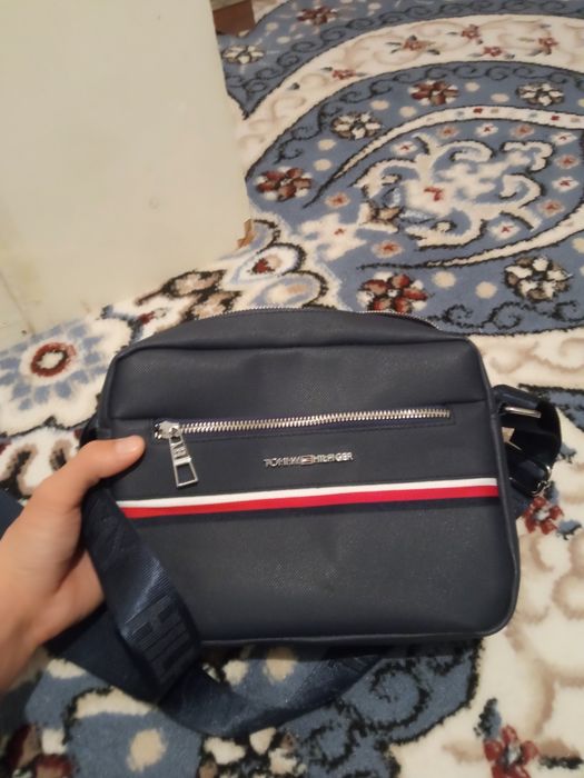 Сумка " TOMMY" отличном состоянии