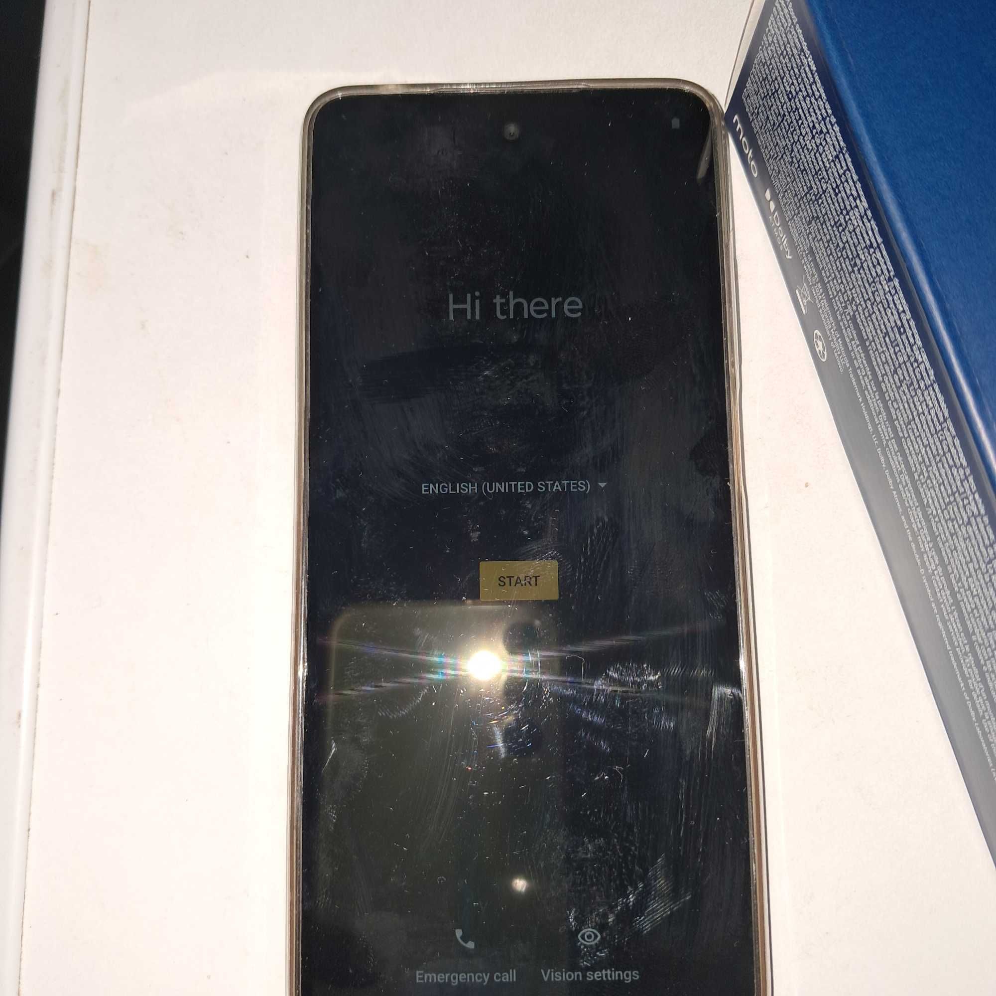 Продавам нов мобилен телефон Motorola g04