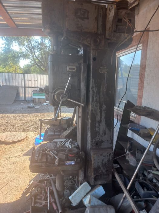 Напольный сверлильный станок СССР.