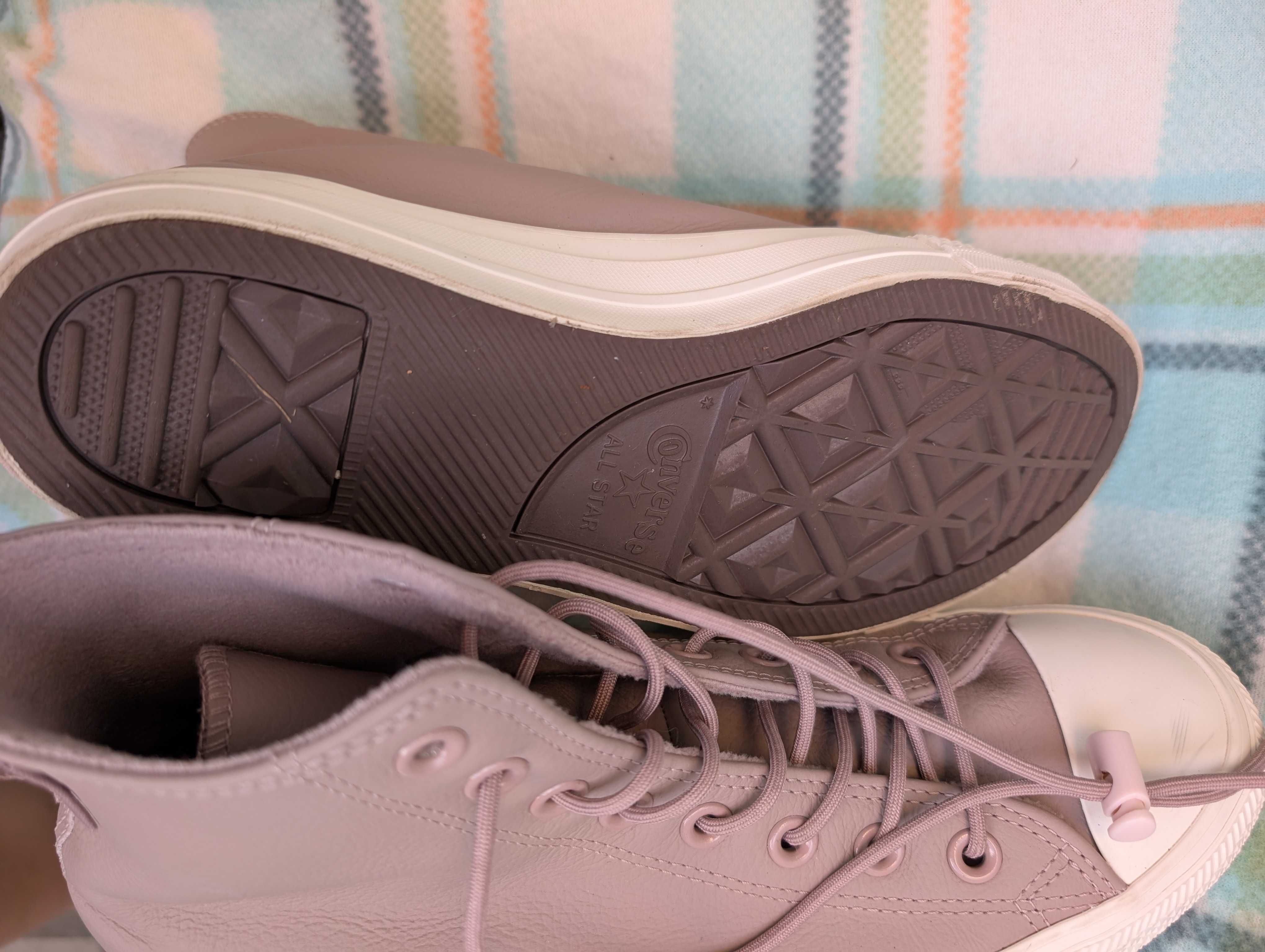 Оригинални кожени кецове Converse, обувани веднъж