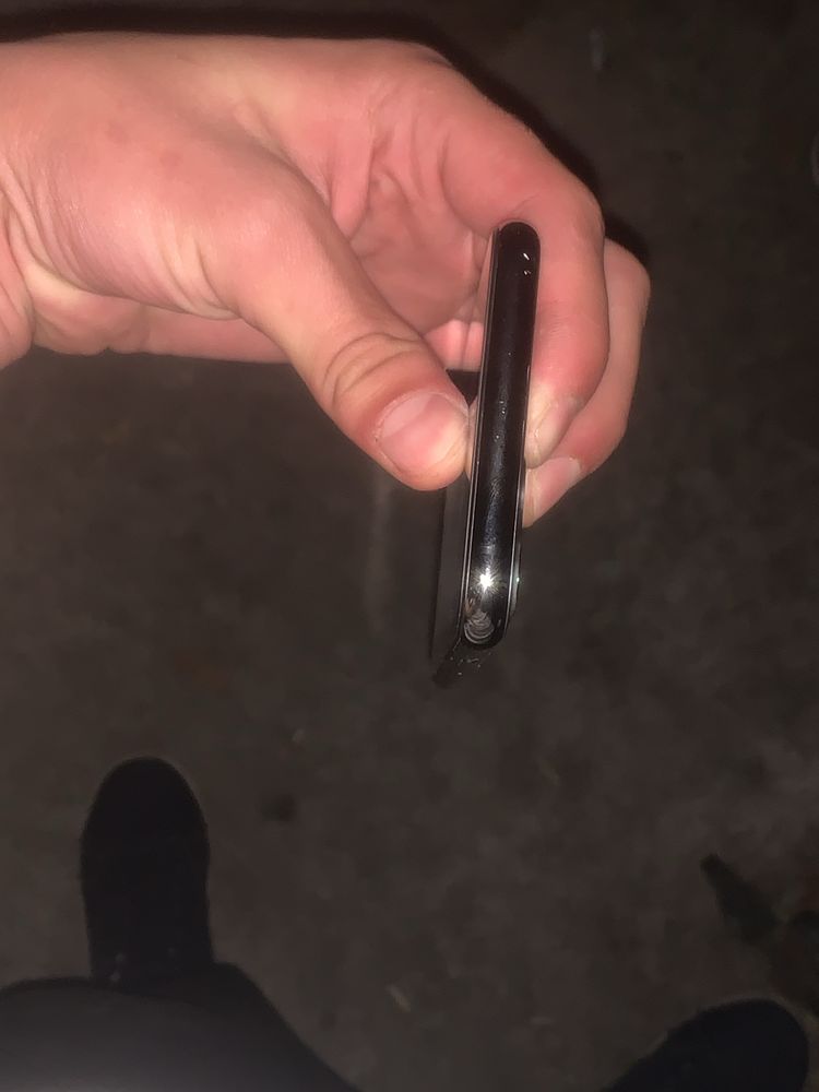 Iphone 11 pro kar dok bor