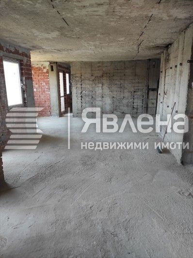 Продава се Многостаен апартамент в Благоевград, Освобождение - 156 кв.м за 507 €/кв.м - Снимка #5