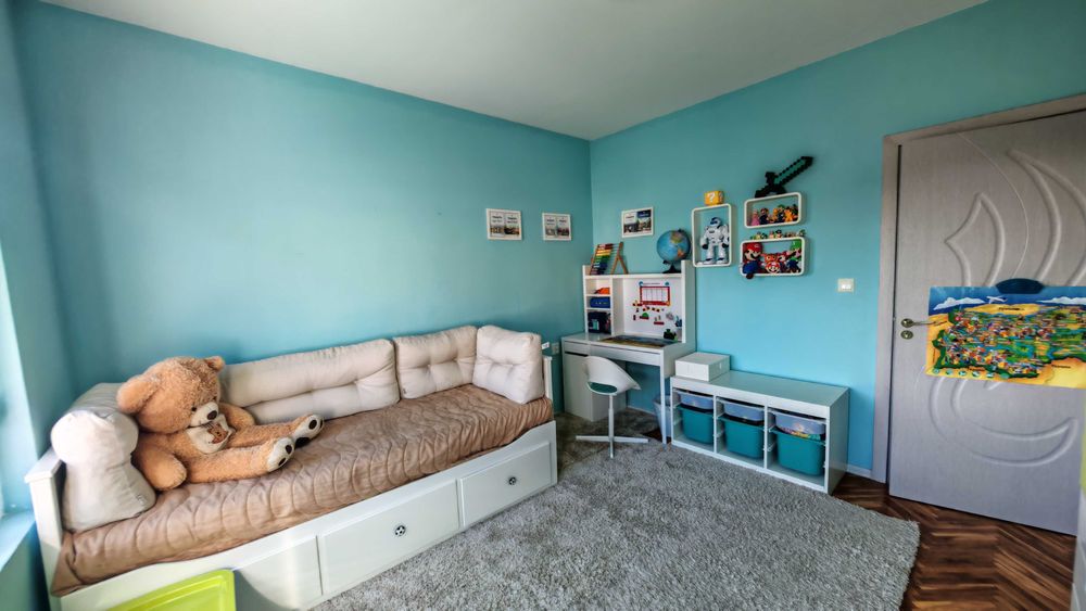 Собственик продава 4 стаен Спортна зала Варна  с паркоместа .