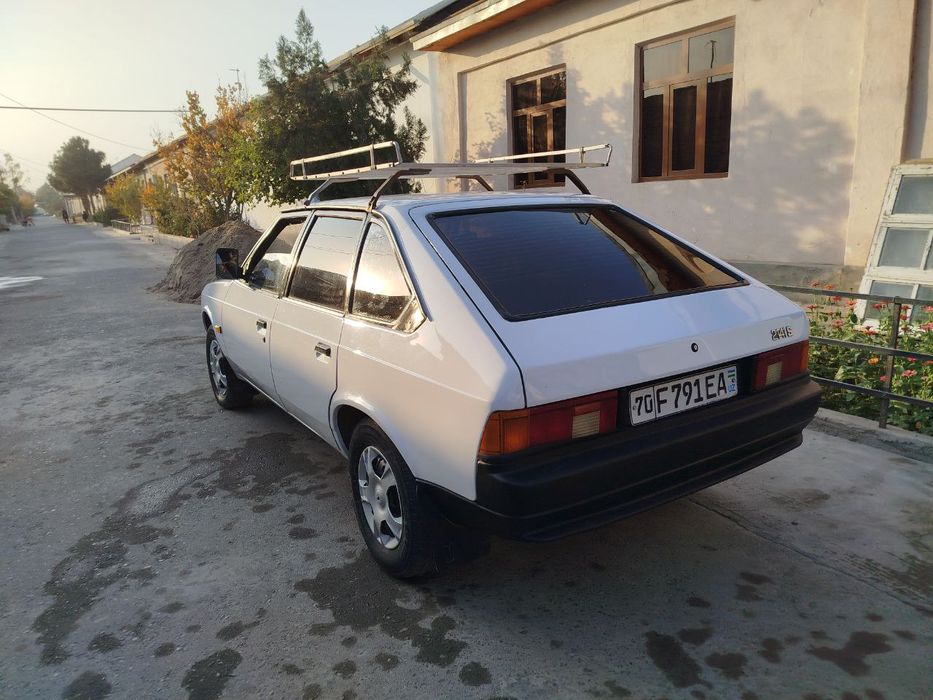 Maskvich 2141 sotiladi  metani bor.