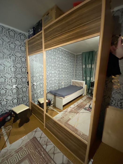 Продаётся шкаф. Цена 20000. Самовывоз…