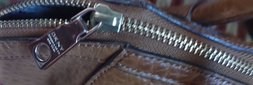 Кожен чанта DKNY