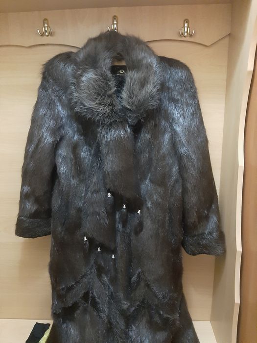 Продам шубу (нутрия) коричневая,размер 48-50