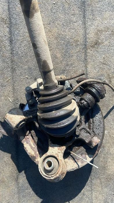 Fuzeta stanga dreapta spate Mitsubishi Pajero 3.2 DID