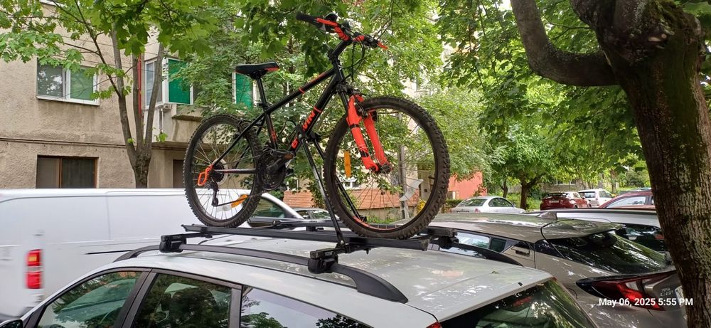 Suport 2 biciclete Thule pentru masinj cu coarne longitudinale