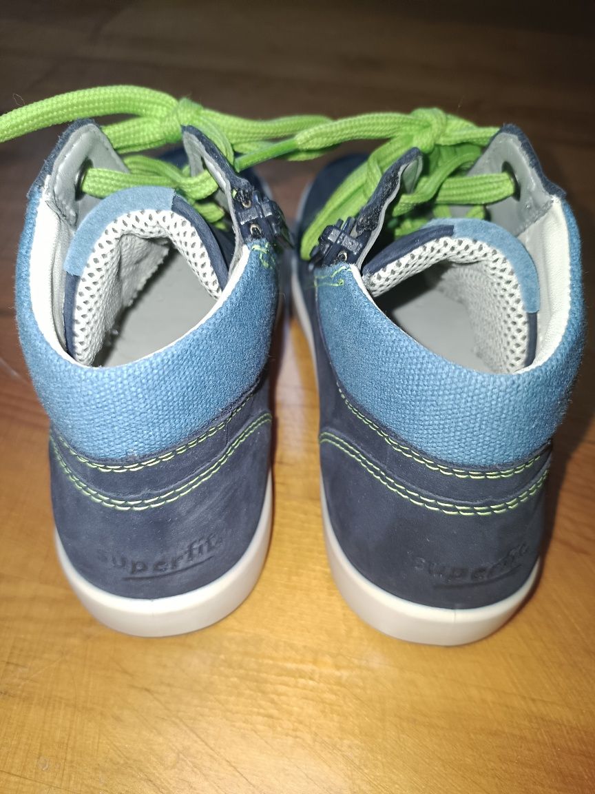 Новые кеды-ботиночки для мальчика