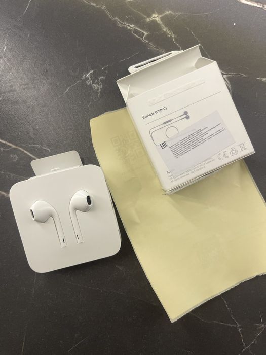 Продам наушники USB-C оригинал