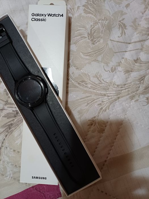 Часовник SAMSUNG galaxy watch4