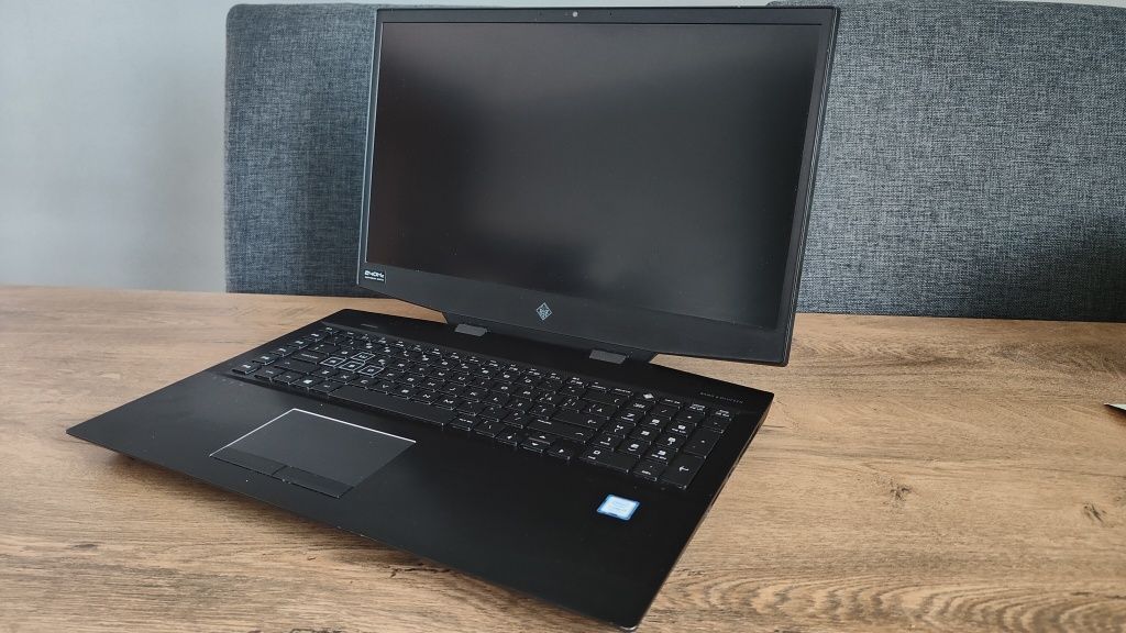 Laptop HP Omen 17.3'' 240Hz, i7, RTX 2070