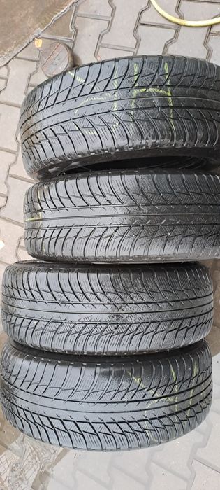 Jante BMW cu anvelope iarna si capace originale pentru BMW F30 F31