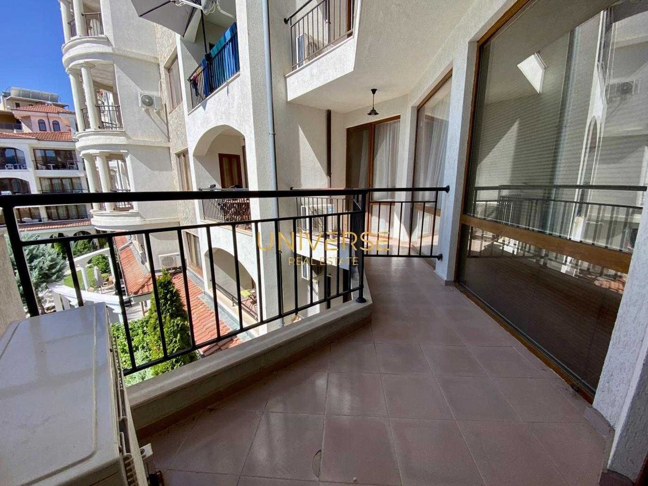 Продава се Двустаен апартамент в к.к. Слънчев бряг - 80 кв.м за 1120 €/кв.м - Снимка #2
