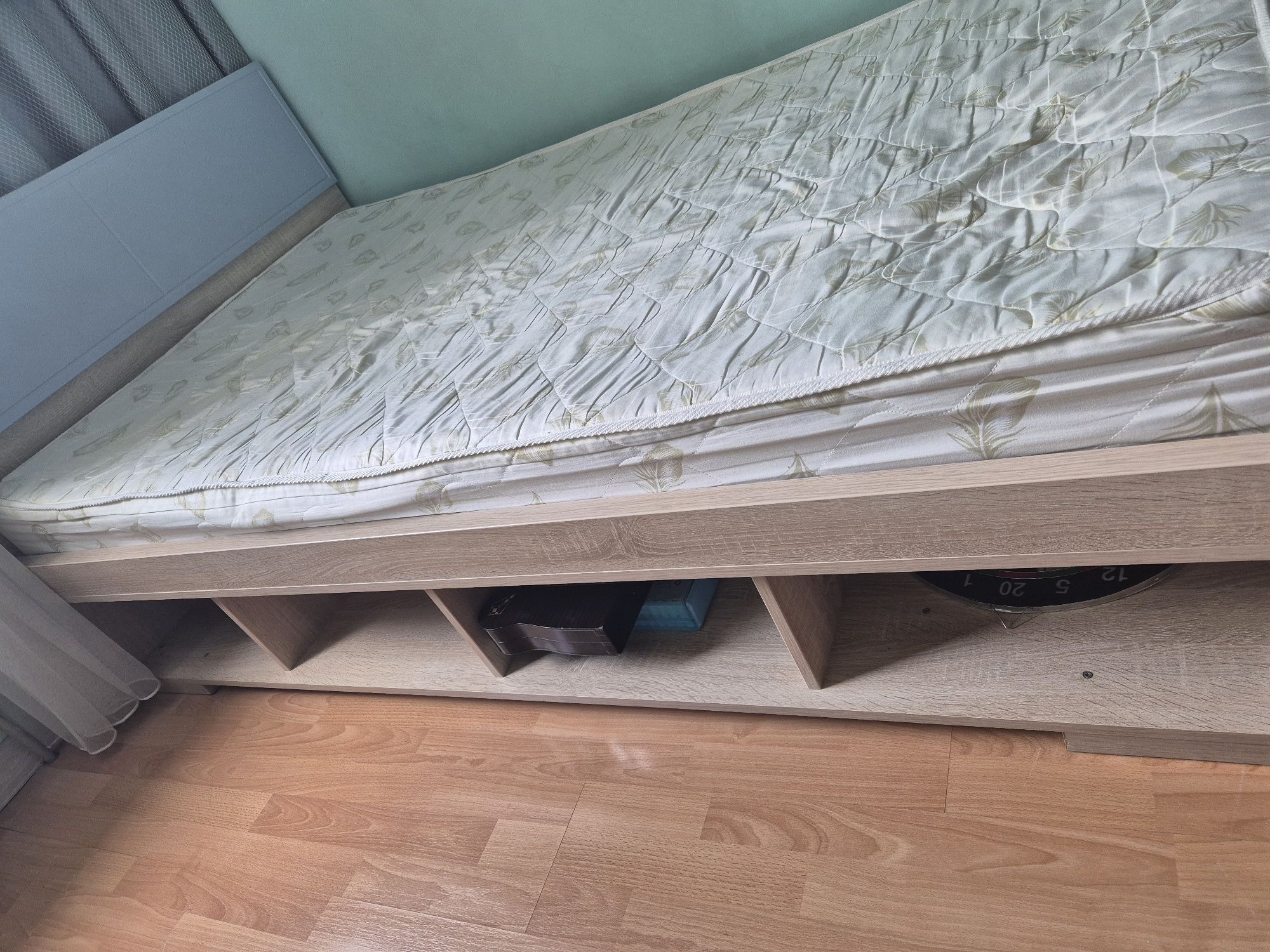 Качественная кровать из чистого дерева